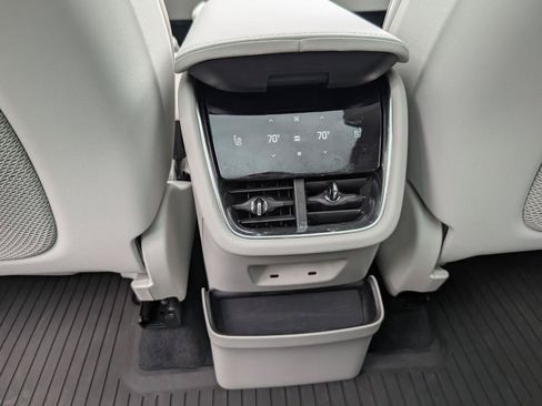 Used 2025 Volvo EX90 Ultra AWD/4WD image 13