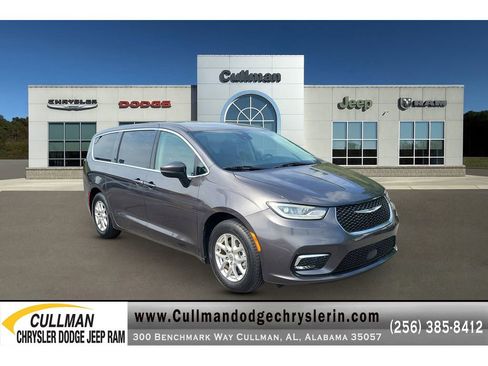 Used 2023 Chrysler Pacifica Touring-L FWD image 1