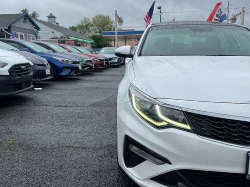 Used 2019 Kia Optima LX w/ LX Premium Package FWD image 2