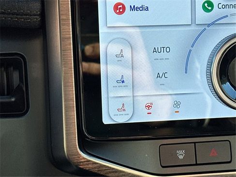 Used 2024 Ford F150 Lightning Lariat image 27