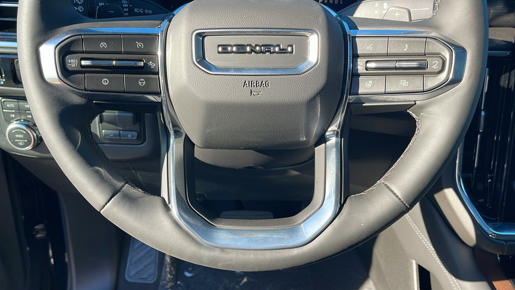 New 2026 GMC Yukon Denali w/ Denali Reserve Package AWD/4WD image 26