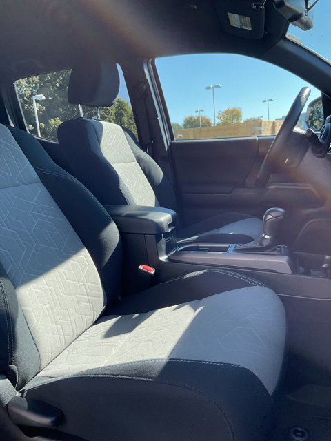 Used 2022 Toyota Tacoma TRD Off-Road w/ Technology Package RWD image 17