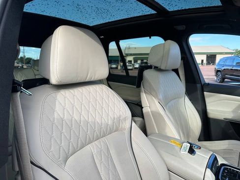 Used 2019 BMW X5 xDrive50i w/ M Sport Package AWD/4WD image 33