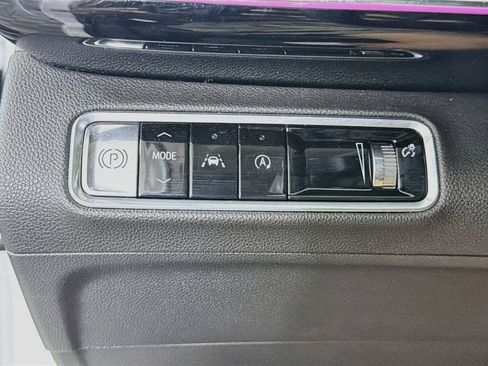 Used 2024 Buick Envision Preferred AWD/4WD image 16
