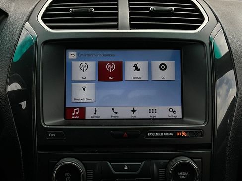 Used 2017 Ford Explorer XLT w/ Equipment Group 202A image 34