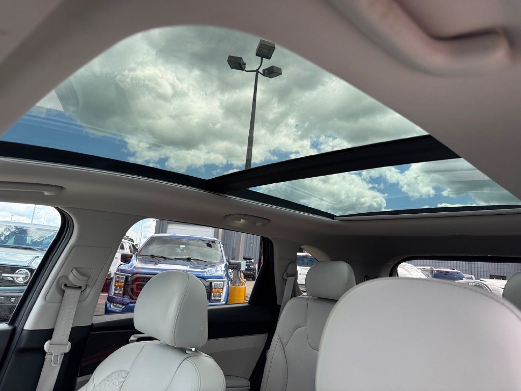 Used 2021 Kia Sorento S w/ Panoramic Sunroof Package AWD/4WD image 7