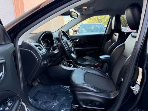 Used 2019 Jeep Compass Latitude image 11