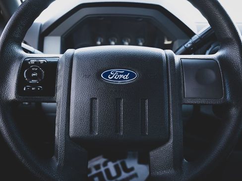 Used 2016 Ford F250 XL w/ XL Appearance Package AWD/4WD image 7
