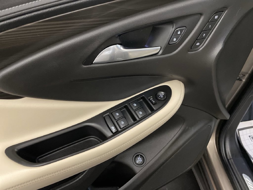 Used 2019 Buick Envision Essence AWD/4WD image 17