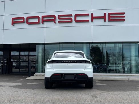 New 2026 Porsche Macan 4 Electric AWD/4WD image 8