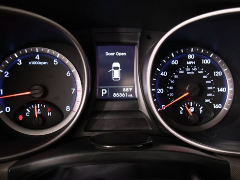 Used 2015 Hyundai Santa Fe Sport w/ Option Group 02 FWD image 4