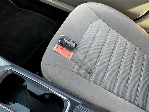 Used 2019 Ford Fusion SE image 36