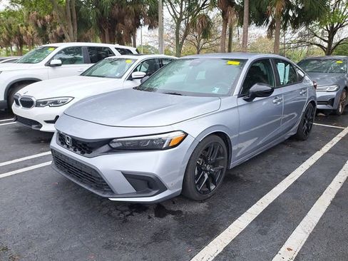 Used 2024 Honda Civic Sport image 2