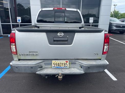 Used 2014 Nissan Frontier SV w/ SV Value Truck Package RWD image 9
