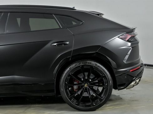 Used 2022 Lamborghini Urus AWD/4WD image 9
