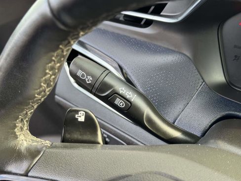 Used 2023 Chevrolet Bolt EUV Premier w/ Sun & Sound Package FWD image 9