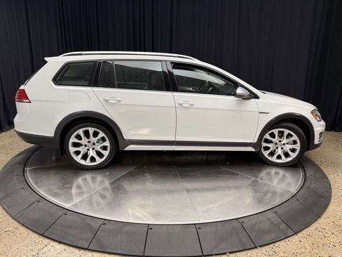 Used 2017 Volkswagen Golf Alltrack SEL AWD/4WD image 10