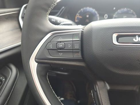 New 2026 Jeep Grand Cherokee Laredo image 13