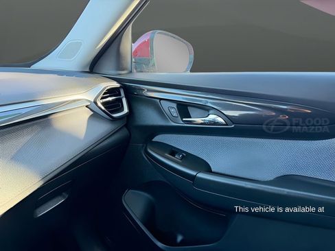 Used 2024 Chevrolet TrailBlazer LT w/ LT Cold Weather Package image 17