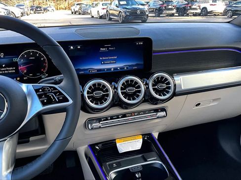 New 2026 Mercedes-Benz GLB 250 4MATIC image 9