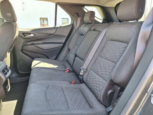 Used 2018 Chevrolet Equinox LT image 23