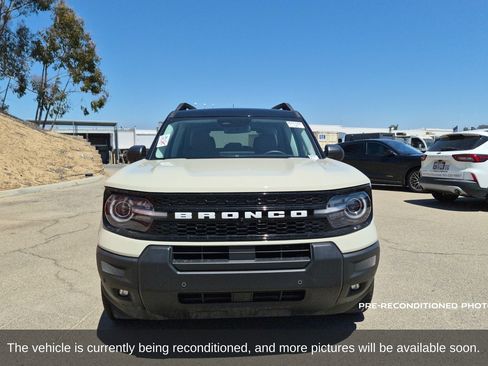 Used 2025 Ford Bronco Sport Outer Banks w/ Outer Banks Tech Package+ AWD/4WD image 2