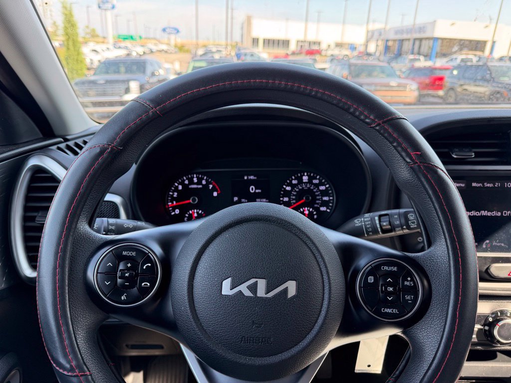 Used 2022 Kia Soul LX w/ Technology Package FWD image 11