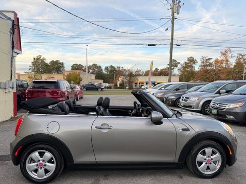 Used 2017 MINI Cooper Convertible image 7
