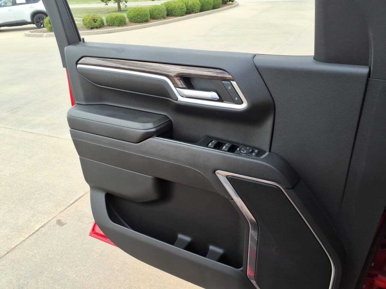 Used 2024 GMC Sierra 1500 Elevation w/ LPO, Elevation Black Package AWD/4WD image 23