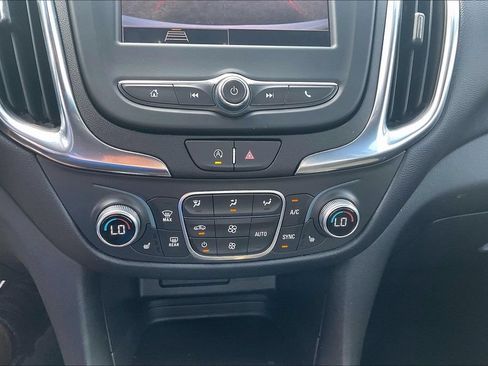 Used 2024 Chevrolet Equinox LT w/ Driver Convenience Package AWD/4WD image 15
