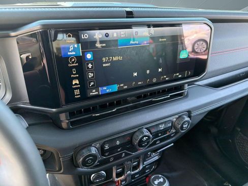 Used 2024 Jeep Wrangler Unlimited Rubicon w/ Convenience Group AWD/4WD image 22