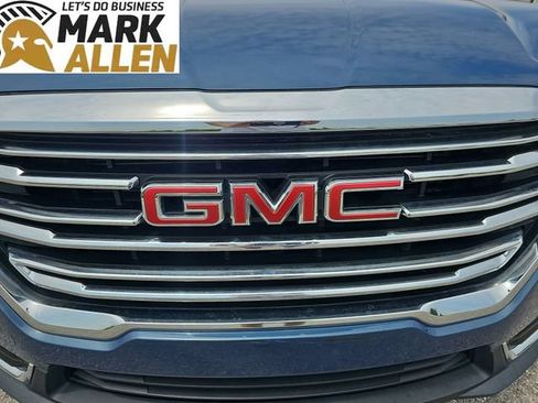 Used 2024 GMC Terrain SLT FWD image 30