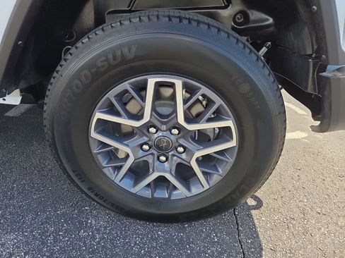 Used 2024 Jeep Wrangler Sahara AWD/4WD image 12