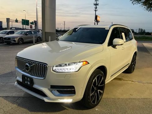 Certified 2023 Volvo XC90 B6 Plus AWD/4WD image 3