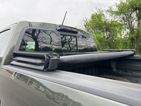 Used 2017 Chevrolet Colorado ZR2 w/ LPO, Premium Interior Package AWD/4WD image 43