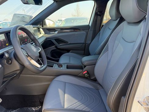 New 2026 Volkswagen Tiguan SE R-Line FWD image 13