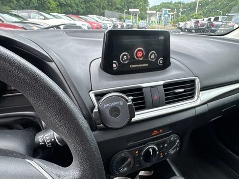 Used 2018 MAZDA MAZDA3 Sport FWD image 12