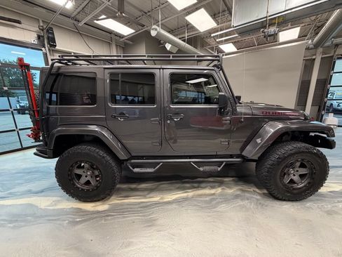 Used 2016 Jeep Wrangler Unlimited Rubicon w/ Connectivity Group AWD/4WD image 33