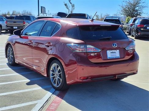 Used 2013 Lexus CT 200h image 2