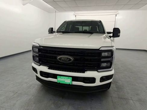 Used 2024 Ford F250 Lariat w/ Black Appearance Package image 3