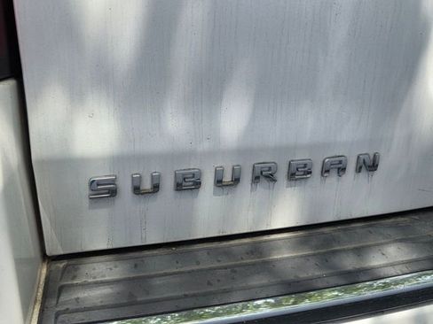 Used 2017 Chevrolet Suburban Premier image 4