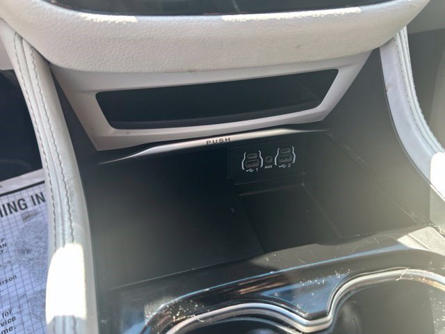 Used 2023 Chrysler Pacifica Limited FWD image 26