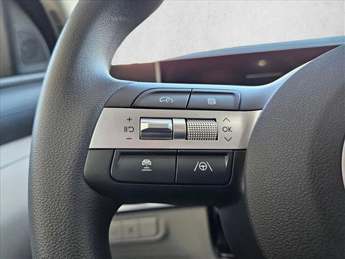 Used 2026 Hyundai Tucson SEL FWD image 14