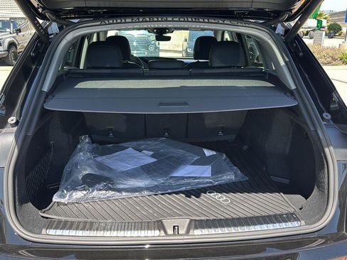 Used 2025 Audi Q5 Premium w/ Convenience Package AWD/4WD image 16