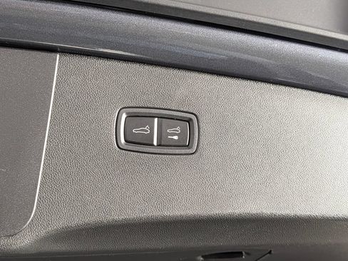 New 2026 Porsche Cayenne Coupe AWD/4WD image 18