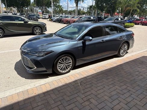 Used 2019 Toyota Avalon Limited FWD image 8