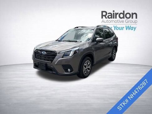 Used 2022 Subaru Forester Premium AWD/4WD image 3