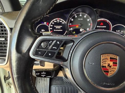 Certified 2020 Porsche Cayenne AWD/4WD image 19