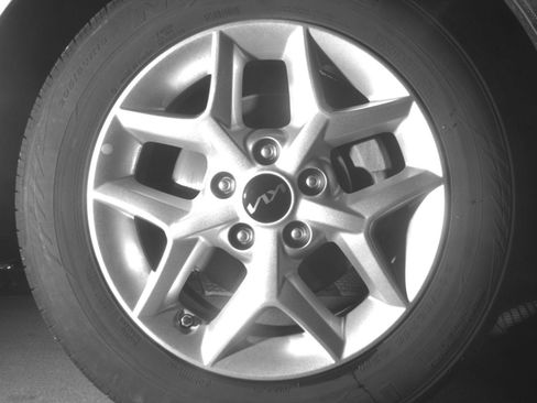 Used 2025 Kia Soul LX w/ LX Technology Package FWD image 15