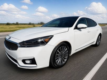 Used 2017 Kia Cadenza Premium w/ Luxury Package